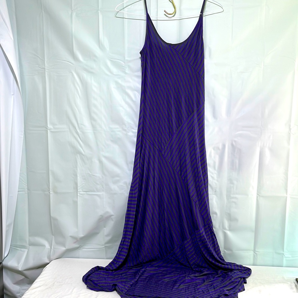 Wassiuo Maxi Dress Spaghetti strap round neckline. Striped Purple and Gray. XS